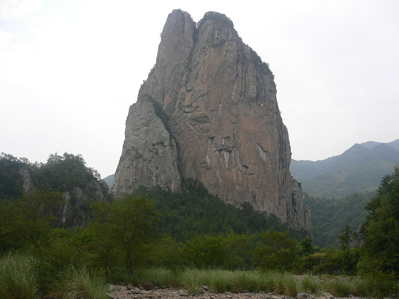 石桅岩